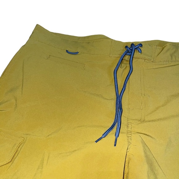 Duluth Trading Board Shorts Bull Moose Flex Cargo - Picture 2 of 5